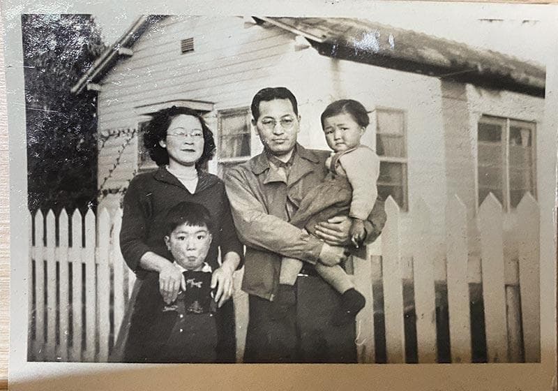 Masao Kawate and his family